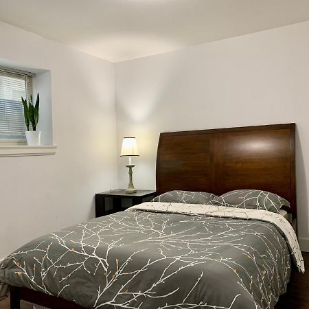 Spacious Burnaby Guest Home 外观 照片